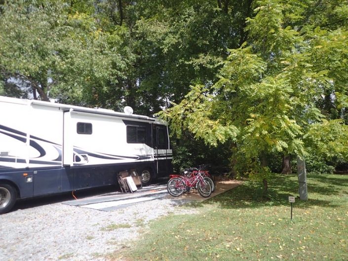 blue-and-white-large-camper blue-and-white-large-camper